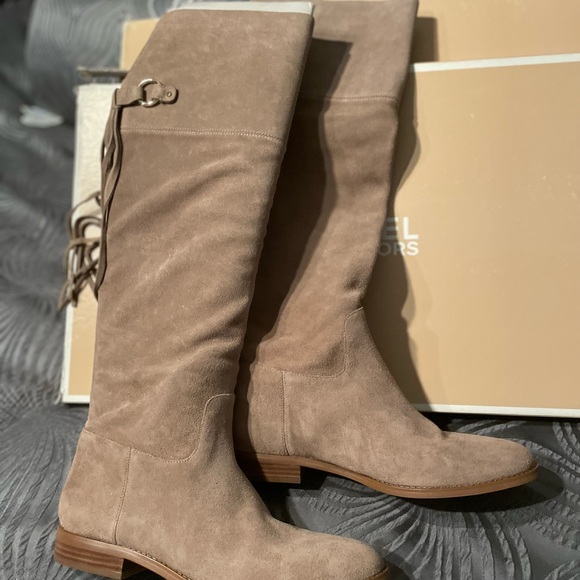 Michael Kors Rhea Flat Boots NWOT - Picture 9 of 11